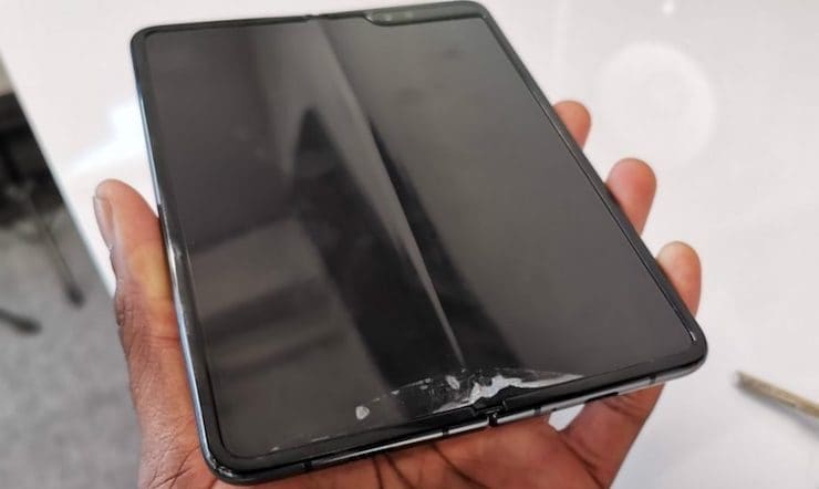 Провал гнущегося смартфона Samsung
