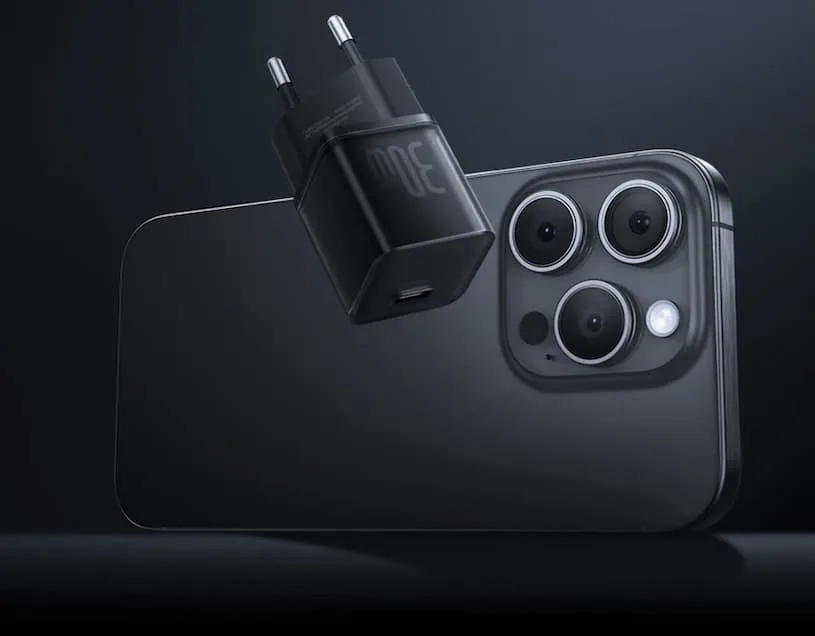 GaN зарядка от Baseus на 30 Вт мощности