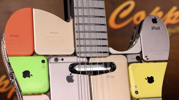 Гитара из 107 корпусов от iPhone