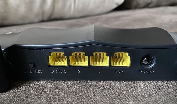 Ports of Tenda AC8 router