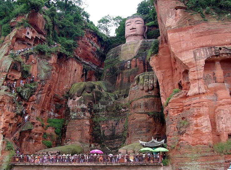Статуя Будды в Лэшане, 71 метра, Китай