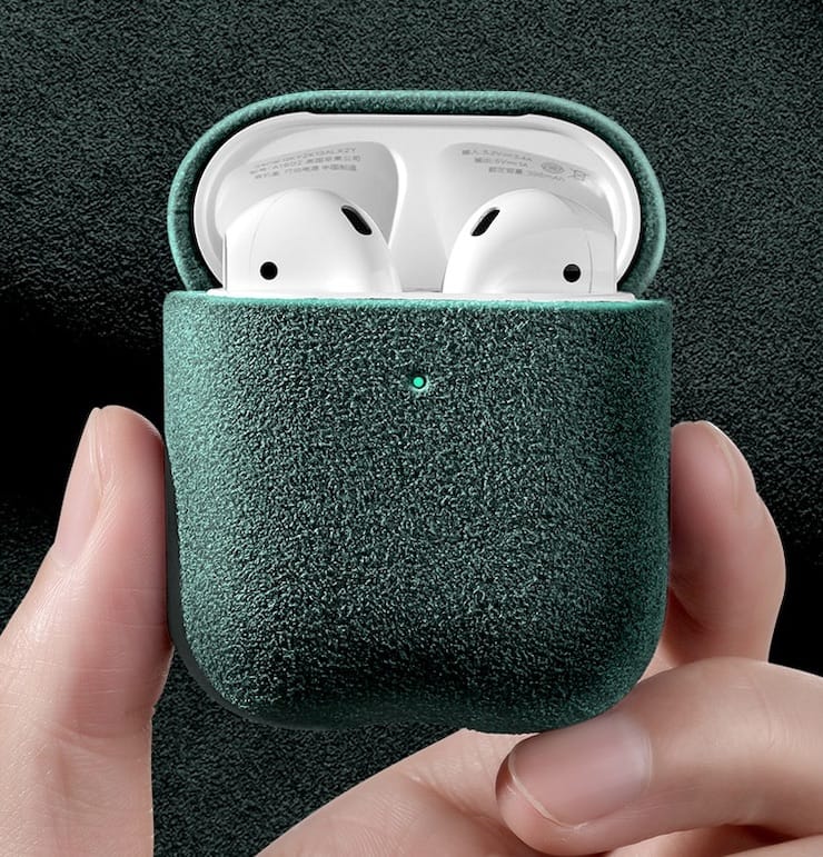 Чехол из алькантары для AirPods