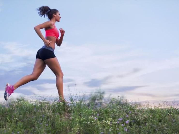 Qu'est-ce qui est le mieux - courir ou marcher vite ?