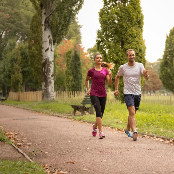 Qu'est-ce qui est le mieux - courir ou marcher vite ?