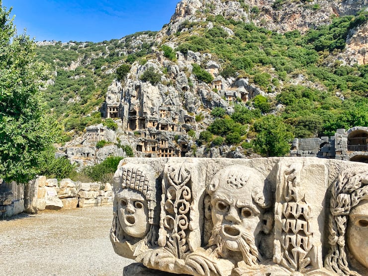 Ликийские скальные гробницы в Мире (Демре, Турция)