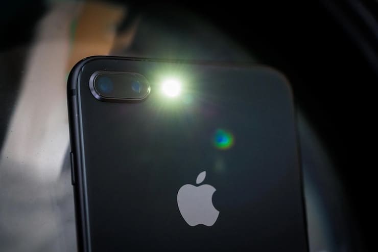 Comment utiliser l'Apple Watch pour retrouver un iPhone perdu dans l'obscurité ?