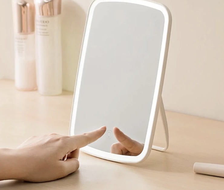 Умное зеркало для макияжа от Xiaomi c настраиваемой под себя подсветкой