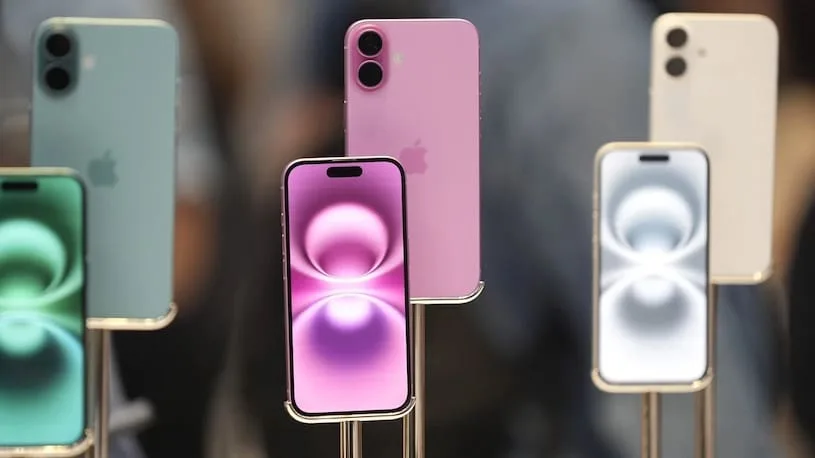 iphone 17 на витрине apple store