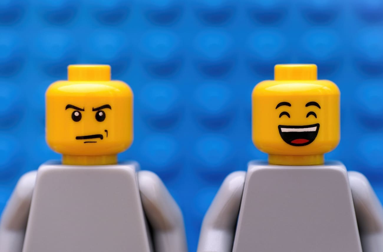 Голова человечка LEGO не принесет вреда, если ее проглотить