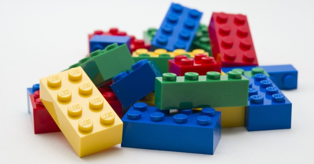 Кирпичи LEGO выдерживают давление лучше бетона