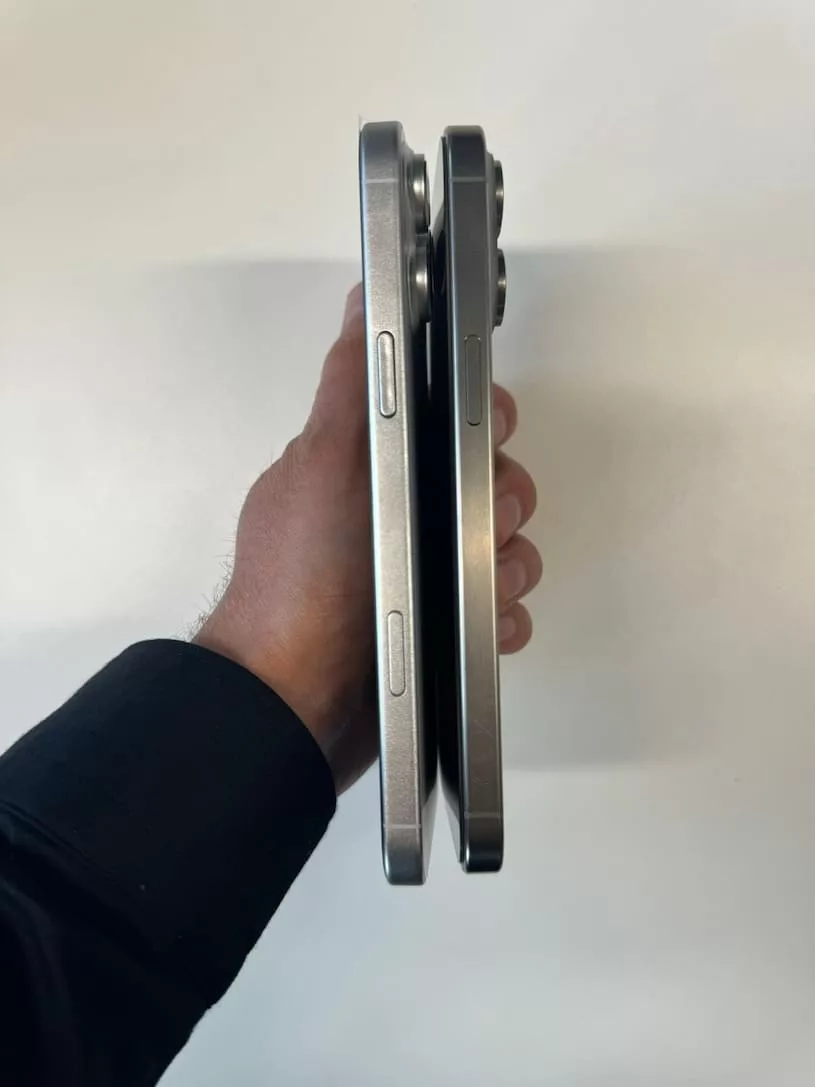 Инсайдер показал на фото сравнение размеров iPhone 16 Pro Max и 15 Pro Max