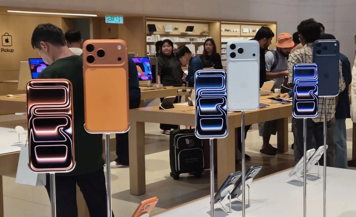 apple store iphone 17