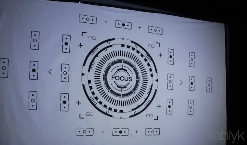 Magnifire Universe: недорогой проектор с сенсорным экраном